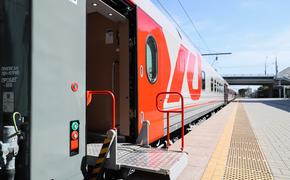 С вокзалов и станций ПривЖД в августе отправлено около 826 тыс. пассажиров