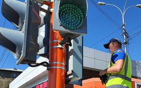 На улицах Иркутска завершаются работы по монтажу новых светофоров