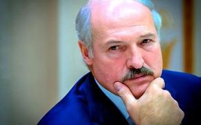 Лукашенко оценил требование Макрона уйти с поста президента