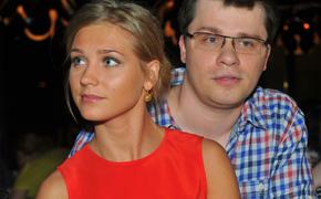 Адвокат подтвердил, что Харламов и Асмус официально развелись