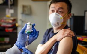 Китайская антикоронавирусная вакцина будет доступна к Новому Году  