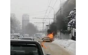 В Краснодаре сгорел отечественный автомобиль