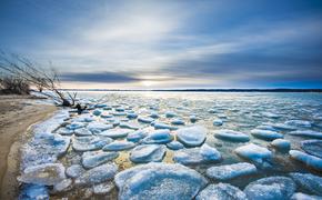26 рыбаков спасли с отколовшейся льдины в заливе Охотского моря 