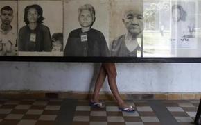 Власти Камбоджи протестуют против «улыбающихся жертв геноцида»