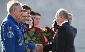  Песков заявил, что отсутствие маски на Путине в Энгельсе не говорит об окончании «масочной эпохи»