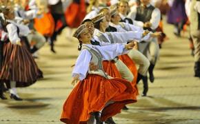 Латвия: праздник песни и танца невозможно отменить