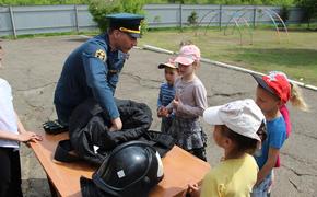 Хабаровские спасатели рассказали детям о безопасности