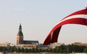 Президент Латвии: «Правительство действует, спотыкаясь и падая, но в правильном направлении»