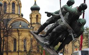 Жительница Бреста возвращает разрушенные в Польше памятники к себе на Родину