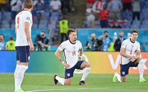 Футболисты сборной Англии продолжают перед игрой преклонять колено, украинцы проигнорировали акцию 