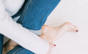 Специалисты медклиники: жировые наросты на пальцах ног могут указывать на высокий уровень холестерина