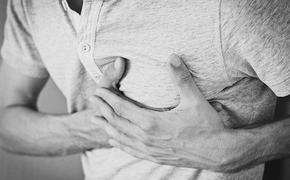 Мясников назвал боль в шее, изжогу и вздутие живота неочевидными признаками приближающегося инфаркта
