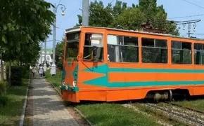 Трамвай с пассажирами сошел с рельсов в Хабаровске