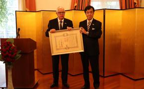 Латвийский композитор Раймонд Паулс получил японский Орден Восходящего солнца