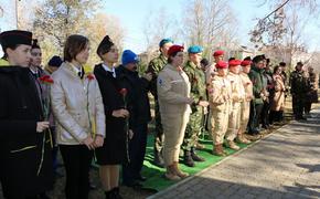 В Хабаровске открыли памятный знак в честь Героя СССР Владимира Кочнева