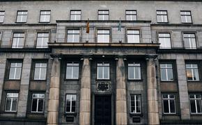 Мужчина пытался поджечь двери Кабинета министров в Латвии