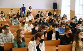 В Челябинске студентов-медиков оставили на домашнем обучении еще на неделю