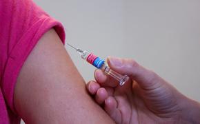 О необходимости вакцинации пенсионеров рассказала эксперт Наталья Дубова