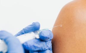 Минздрав РФ утвердил календарь профилактических прививок, в том числе и против коронавируса 