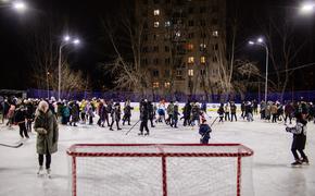 Детям Ленинского района Челябинска подарили новую хоккейную площадку