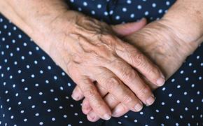 Гериатр Рунихина: сонливость, резкая слабость и падения при ОРВИ у пожилых старше 70 лет - повод для беспокойства 
