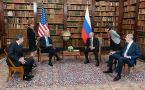 Песков заявил, что, несмотря на диалог, отношения между Россией и США «фактически лежат на полу»
