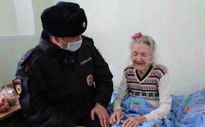 В Челябинской области участковый полицейский спас 91-летнюю бабушку из плена