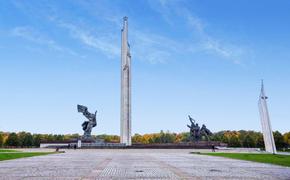 Рижские власти отложили вопрос о демонтаже памятника Освободителям Риги