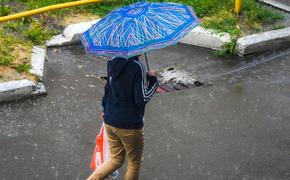 В Челябинске после сильного ливня вода уходит с дорог за 30-60 минут