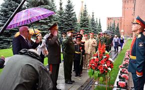 У Кремлевской стены почтили память Маршала Советского Союза, участника штурма Берлина 