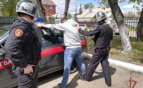 В Челябинске таксист украл айфон у пассажирки