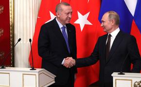 Bloomberg: Путин поддержал турецкого коллегу Эрдогана в критически важный для Анкары момент