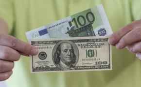 Аналитик Тростьянский посоветовал российским гражданам не ввозить в больших объемах наличную валюту из-за границы