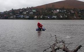 40-летний южноуралец утонул, перевернувшись на лодке