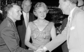 Как легендарная Елизавета II встречалась с Юрием Гагариным