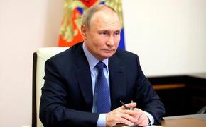 Путин заявил, что в РФ приоритетное внимание уделяется развитию дорожной инфраструктуры