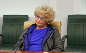 Мать Собчак сенатор Людмила Нарусова опровергла сообщения об уходе из Совета Федерации
