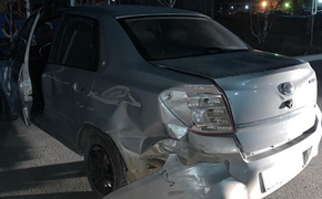 В Челябинской области девушка-подросток повредила три машины на угнанном авто