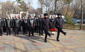 Главы УМВД по Хабаровскому краю почтили память коллег, погибших при выполнении служебных обязанностей