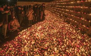 В Латвии почтили память борцов за свободу факельным шествием
