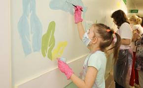 Детская больница в Приморье лечит живописью