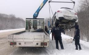 Хабаровские водители попали в снежный плен