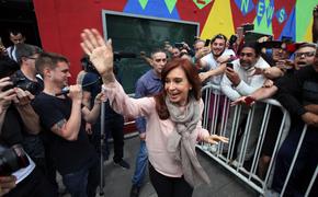 Суд приговорил экс-президента Аргентины Кристину Киршнер к шести годам тюрьмы по делу о коррупции