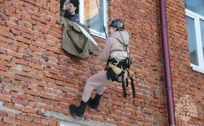 Впервые в Хабаровске прошло занятие по спасению с высоты