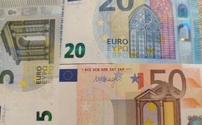 Мосбиржа: курс евро поднялся до 72 рублей впервые с конца весны