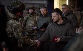 Зеленский заявил, что Восток Украины держится потому, что Бахмут борется