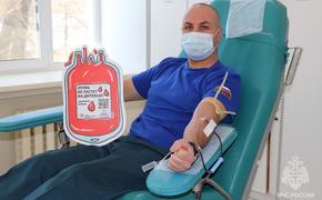 Хабаровские спасатели поучаствовали в акции по сдаче крови