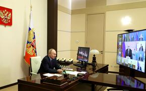 Песков назвал спор Путина и Мантурова во время совещания нормальным рабочим процессом