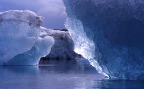 Огромный айсберг откололся возле антарктической базы Великобритании