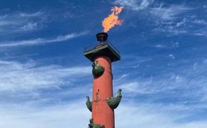 В Петербурге зажгут факелы Ростральных колонн 27 января